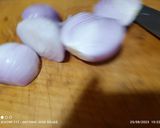 Foto del paso 3 de la receta: Pollo con cigalas en salsa vizcaína