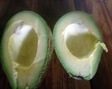 A picture of step 2 of Bread avocado salad.