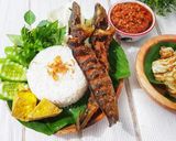 Foto langkah ke 2 dari resep Lele goreng kering dan gurih.