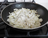Foto del paso 10 de la receta: Pechuga de pollo rellena de berenjena y queso al horno