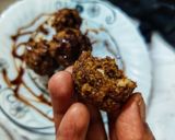 A picture of step 8 of Choco cornflakes ladoos.
