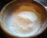 Foto del paso 3 de la receta: Bizcocho con queso, yogur y avellanas