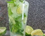 A picture of step 4 of Sparking and refreshing mint and lime drink🍸🍸🍸🍸🍸.