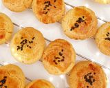 Hình bước làm 6 của món Bánh quy trứng muối