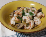Foto del paso 8 de la receta: Rehogado de gambas con setas