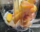Foto del paso 4 de la receta: Licuado mix con frutas de estación