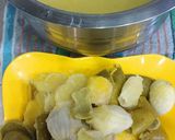 A picture of step 3 of Raw Mango Saunth.