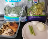 Foto del paso 1 de la receta: Ensalada de pollo rostizado