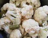 A picture of step 3 of Leek, Cauliflower, and Potato Soup.