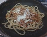 Foto del passaggio 5 della ricetta Pici con aglio,pistacchi e briciole di pane