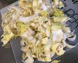 Une image de l'étape 5 de Salade d'endives et Castelfranco aux pignons de pin et leerdammer.