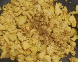 รูปขั้นตอนการทำที่ 3 ของ Vegan Scrambled Tofu 💚 🥚 แสร้งว่าไข่คน มื้อเช้าเจง่ายๆ