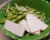 Hình bước làm 2 của món Lòng gà xào bún khô