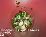 Foto del paso 10 de la receta Ensalada de pimientos asados, con aceitunas en aceite