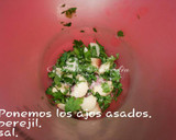 Foto del paso 10 de la receta: Ensalada de pimientos asados, con aceitunas en aceite