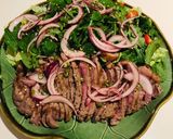 รูปขั้นตอนการทำที่ 2 ของ สเต็กเนื้อย่างกับสลัด คีโต (Thai beef salad)