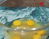 Foto langkah ke 3 dari resep Bolu gulung rainbow mini.