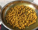 A picture of step 1 of Chickpea And Spinach With Mozzarella Cheese And Anchovies.