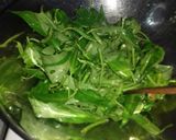 Foto langkah ke 4 dari resep Tumis Kangkung Singkat Nikmaat.