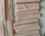 Gambar langkah 1 resipi Rice Paper Crackers with Crab Sticks.