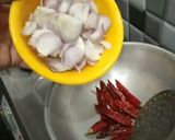 பாரம்பரிய வெங்காய சட்னி (Venkaaya chutney recipe in tamil) ரெசிபி ஸ்டேப் 1 புகைப்படம்