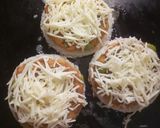 आलू मटर चीज़ सैंडविच (aloo matar cheese sandwich recipe in Hindi) रेसिपी चरण 3 फोटो