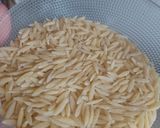 Foto del paso 2 de la receta: Orzo vegano con espárragos y limón