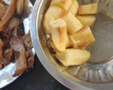 A picture of step 1 of Banana milkshake.