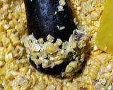 Foto langkah ke 2 dari resep Botok Jagung.
