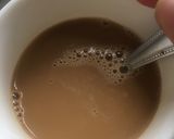 Gambar langkah 4 resipi Nescafe Tarik Susu Segar.