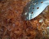A picture of step 4 of Crispy fried onion.