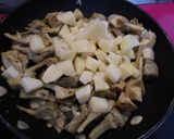 Foto del paso 3 de la receta: Alcachofas con jamón y patata