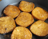 Foto del paso 3 de la receta: Filetes de seitán a la salvia con salsa de cebolla y champiñones
