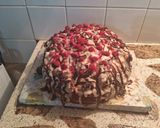 Foto del paso 13 de la receta: Torta deleite con triple rellenos decorada con ganache de chocolate blanco y frambuesas
