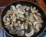 Foto langkah ke 3 dari resep Creamy Chicken Mushroom.
