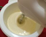 Foto langkah ke 3 dari resep Bolu cocopandan panggang tanpa oven.