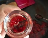 Foto langkah ke 4 dari resep Korean Strawberry Milk.