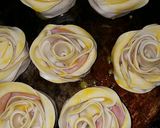 Foto del paso 8 de la receta: Rosas de empanadas de jamón y queso