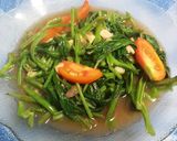 Foto langkah ke 4 dari resep Tumis Kangkung terasi berkuah.