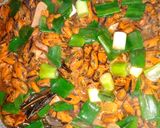 Foto langkah ke 5 dari resep Kerang Kupas Pedas Manis.