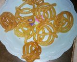 A picture of step 5 of Kesar jalebi.