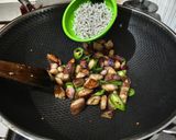Foto langkah ke 5 dari resep Tumis Terong Cabe Gendot.