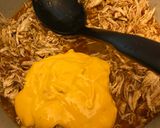 A picture of step 1 of Slow cooker queso chicken tacos.
