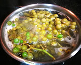 Foto del paso 3 de la receta: Sopa de pelotillas al aroma de lovage de Rumania