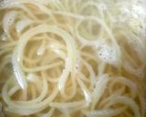 A picture of step 1 of Hakka noodles with gravy.