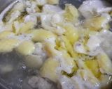 Hình bước làm 2 của món Da gà và bánh tráng chiên giòn rắc chà bông