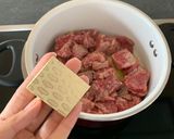 Hình bước làm 3 của món Bò hầm kiểu Hungary