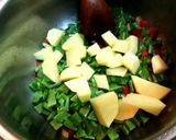 Foto del paso 3 de la receta Sopa de bacalao, chirlas y judías planas al aroma de lovage