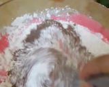 صورة لخطوة 4 من وصفة الكيكة المخملية الريد فيلفيت الشهية 🍰🍰