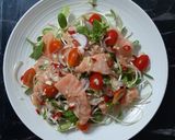 รูปขั้นตอนการทำที่ 2 ของ "ยำแซลมอนต้นอ่อนทานตะวัน" Spicy Salmon&Sunflower Sprout Salad 🥗